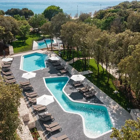 Luxury Glamping Bay Porto Bus Holiday park Bale