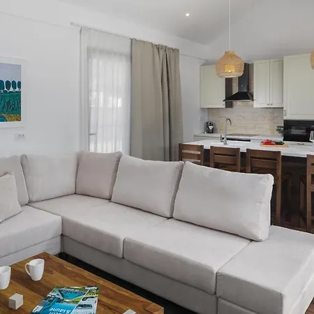 Luxury Glamping Bay Porto Bus Holiday park Bale