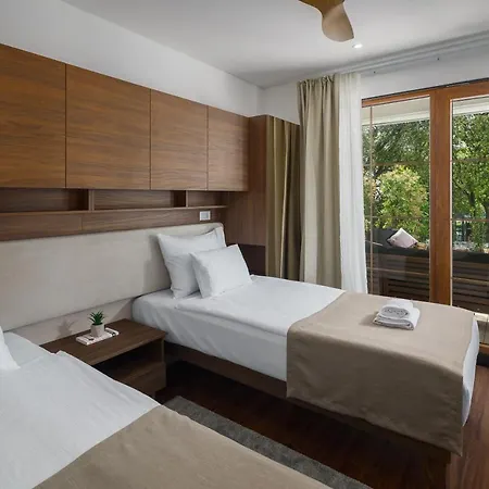 Luxury Glamping Bay Porto Bus Holiday park Bale