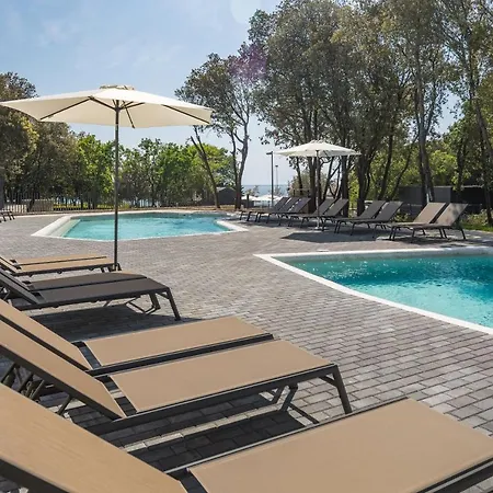 Luxury Glamping Bay Porto Bus Holiday park